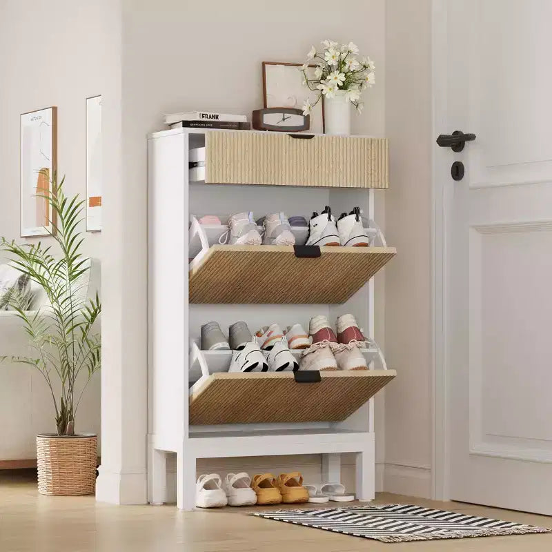 Meuble à chaussures cannelé avec 2 tiroirs basculants, étagère à chaussures étroite et dissimulée sur pied avec étagères réglables pour entrée